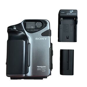 Sony CCD-SC5 Handycam 8MM Video Camcorder Made in Japan RARE (Please Read)